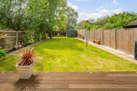 31 Tudor Avenue, Worcester Park, KT4 8TY