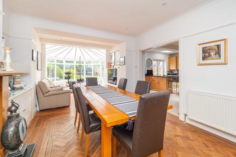 31 Tudor Avenue, Worcester Park, KT4 8TY