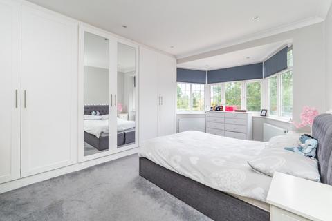 31 Tudor Avenue, Worcester Park, KT4 8TY