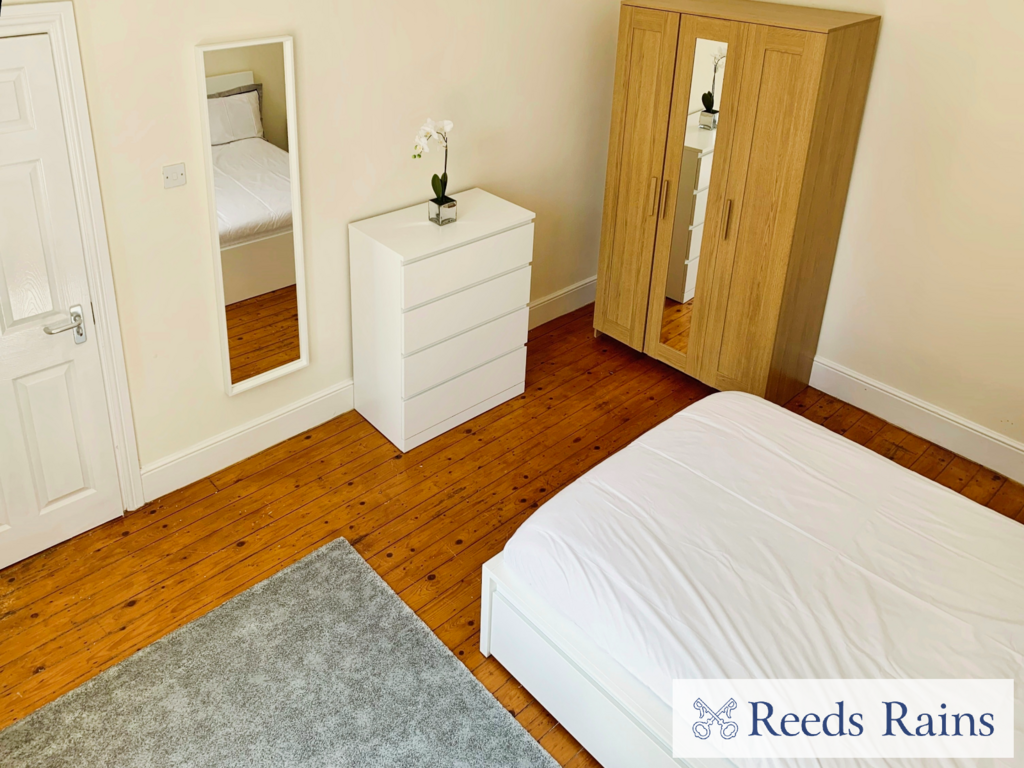 House in Salford, Greater Manchester - View 5