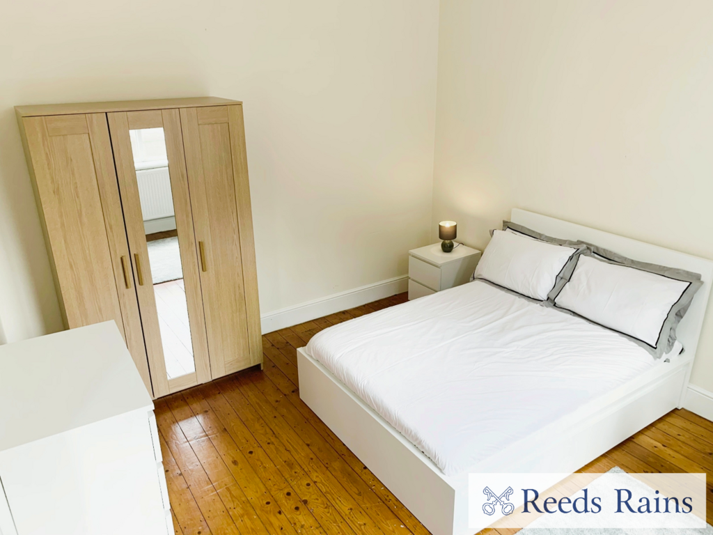 House in Salford, Greater Manchester - More