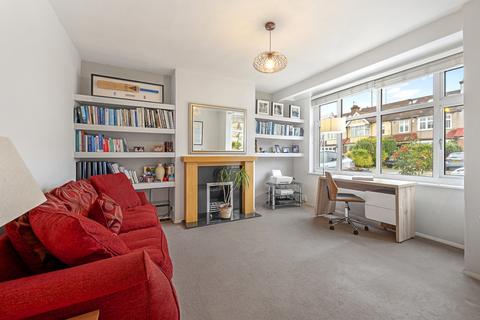 45 Fairway, London, SW20 9DN