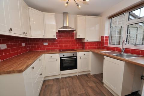 3 bedroom terraced house to rent, The Brambles, Bristol BS31