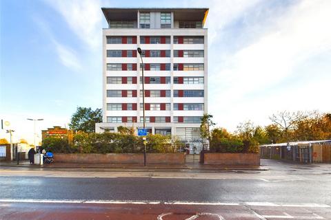 2 bedroom flat for sale, Romford Road, Forest Gate E7