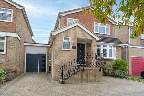 3 bedroom detached house for sale, The Crest, Sawbridgeworth CM21