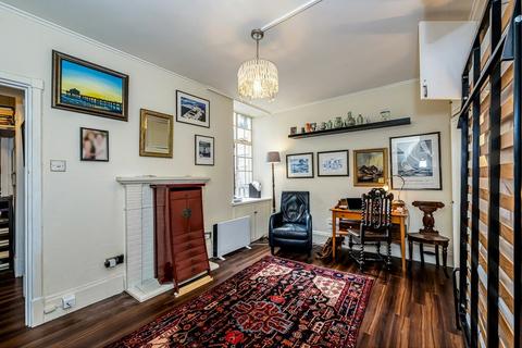 Studio to rent, Britten Street, Chelsea, SW3