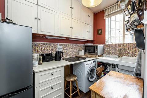 Studio to rent, Britten Street, Chelsea, SW3