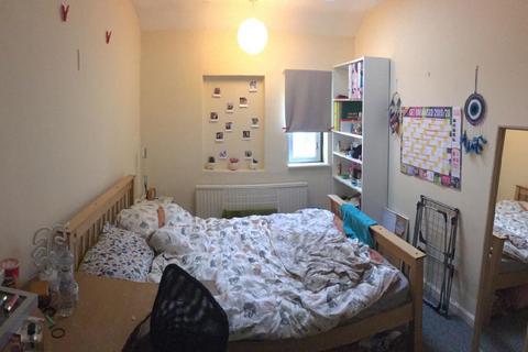 undefined, Bristol BS7