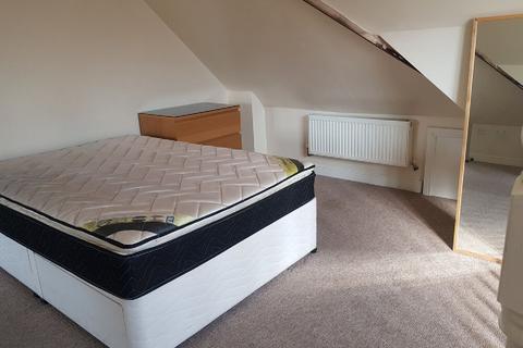 2 bedroom house to rent, Nottingham NG7