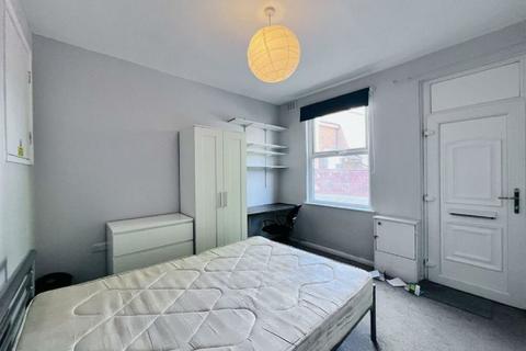 4 bedroom house to rent, Nottingham NG7