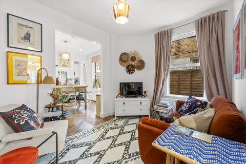 2 bedroom maisonette to rent, University Road, SW19