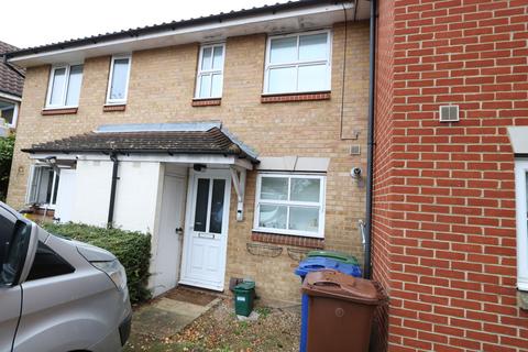 2 bedroom terraced house to rent, Swallow Close, Chafford Hundred