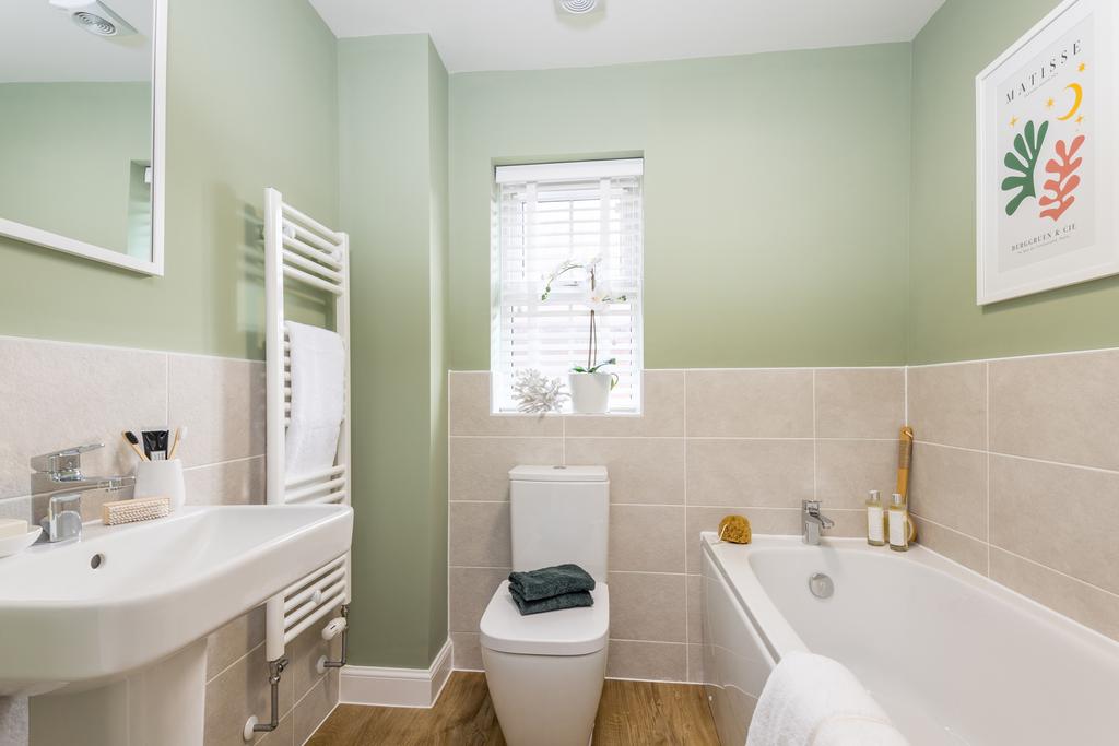 Family bathroom in a 4 bedroom Ingleby