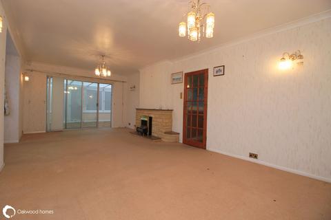 4 bedroom detached bungalow for sale, Holm Oak Gardens, Broadstairs