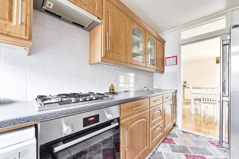 3 bedroom flat to rent, Abbey Road, St John's Wood, London, NW8