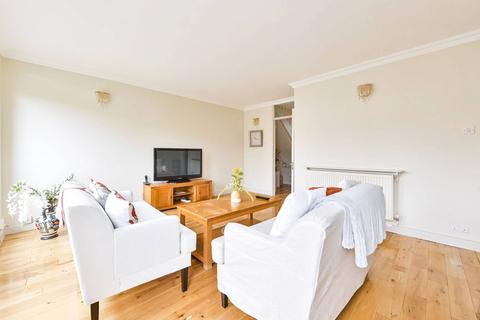 3 bedroom flat to rent, Abbey Road, St John's Wood, London, NW8