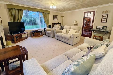 3 bedroom detached house for sale, Dore Road, Dore, S17 3HB