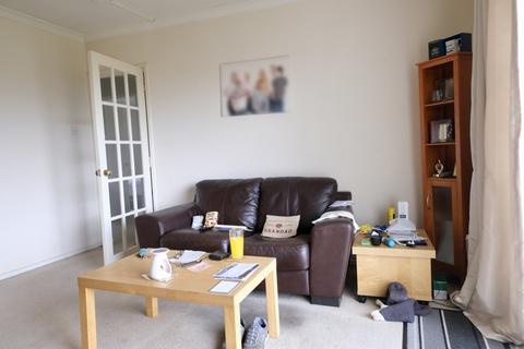 Flat 2, 41 Valeview Terrace, Dumbarton, G82 3BJ