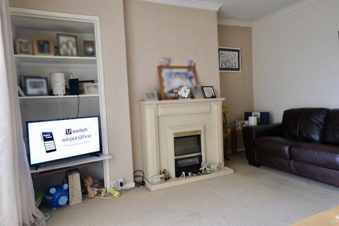 Flat 2, 41 Valeview Terrace, Dumbarton, G82 3BJ