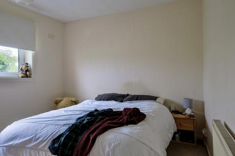 Flat 2, 41 Valeview Terrace, Dumbarton, G82 3BJ