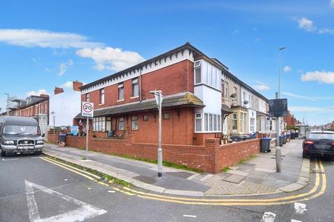 1 bedroom property for sale, and 27 Westmorland Avenue, Blackpool, Lancashire, FY1 5PG