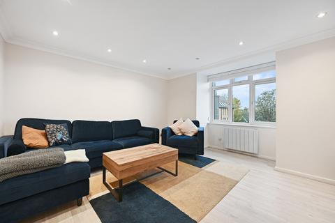 11, Friars Court Harcourt Road, Wallington, SM6 8AX