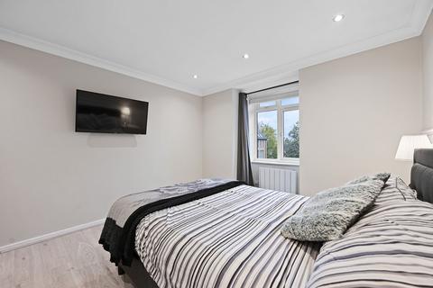 11, Friars Court Harcourt Road, Wallington, SM6 8AX