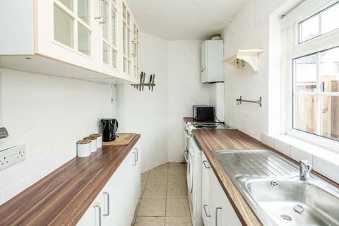 2 bedroom maisonette for sale, Granby Road, London SE9