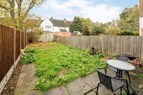 2 bedroom maisonette for sale, Granby Road, London SE9