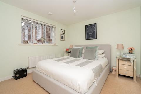 2 bedroom apartment for sale, Three Valleys Way, Bushey, Hertfordshire, WD23