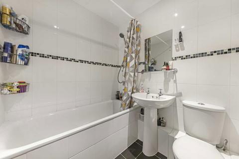 18 Barnfield Close, London, SW17 0AU