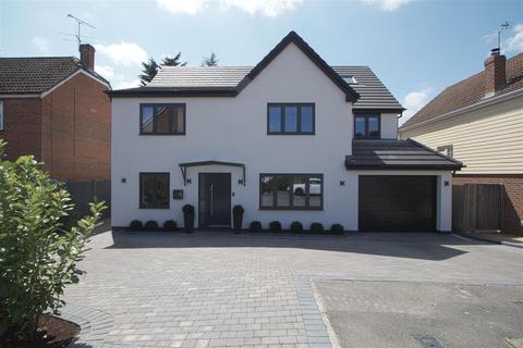 4 bedroom detached house for sale, Meade Road, Billericay CM11