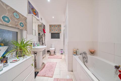 206 Elm Road, Kingston Upon Thames, KT2 6JA