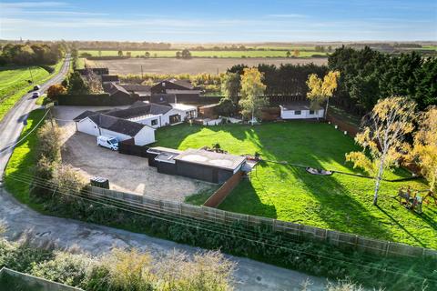 4 bedroom detached bungalow for sale, Green End, Landbeach CB25 9FD