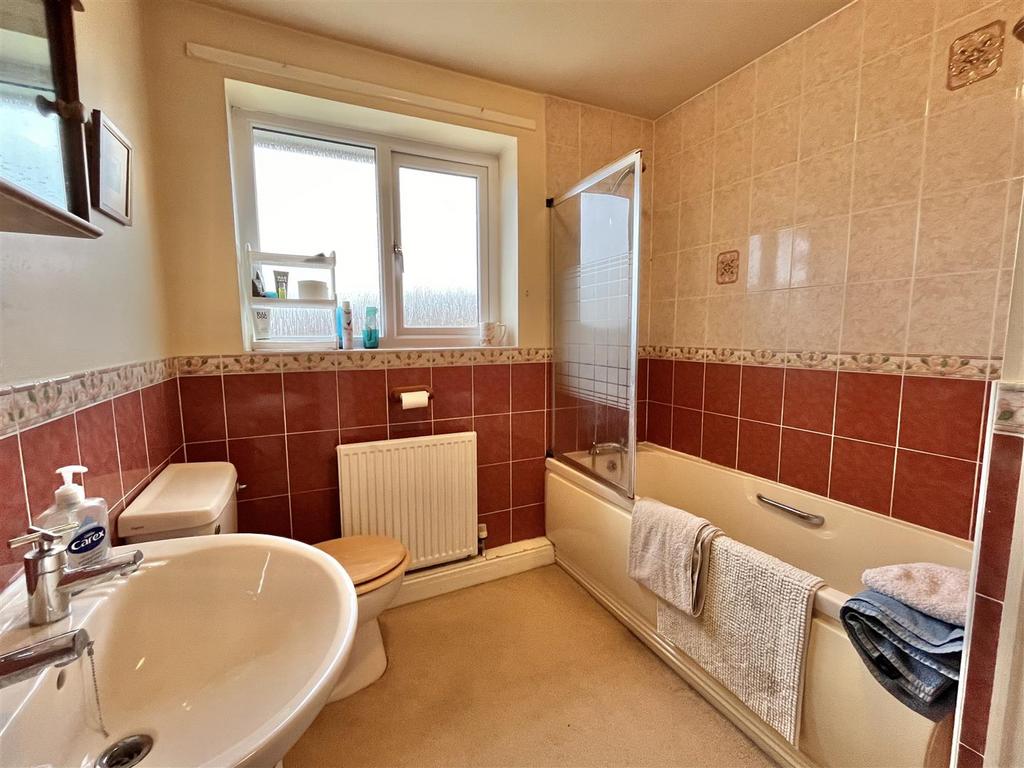 En Suite Bathroom