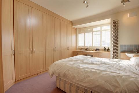 41 Derrymore Road, Willerby, Hull, HU10 6ET