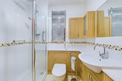 1 bedroom retirement property for sale, St Leonards Road, Eastbourne