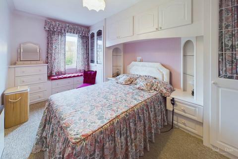 1 bedroom retirement property for sale, St Leonards Road, Eastbourne