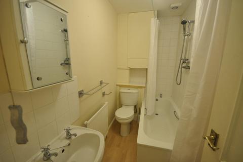 1 bedroom flat to rent, Flat 8 19 Pittville Lawn Cheltenham