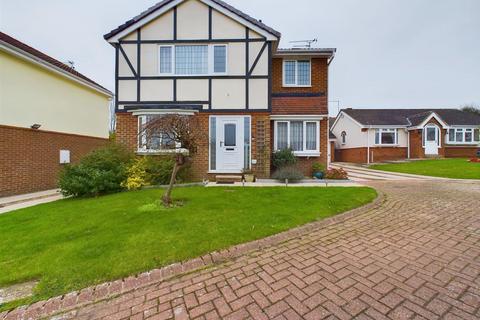 4 bedroom detached house for sale, Redwood Way, Bridlington