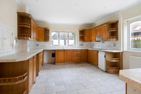 4 bedroom detached house to rent, Church Road, Colchester CO6