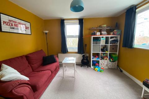 2 bedroom flat to rent, Cedar Road, South Sutton, Surrey, SM2 5DJ