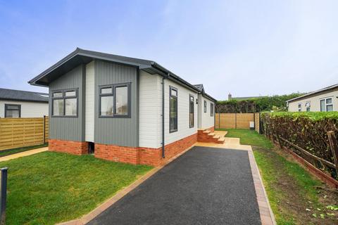 2 bedroom park home for sale, Castle Hill Road, Totternhoe, Dunstable