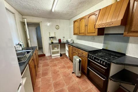 3 bedroom terraced house for sale, Blurton Road, Stoke-On-Trent ST4