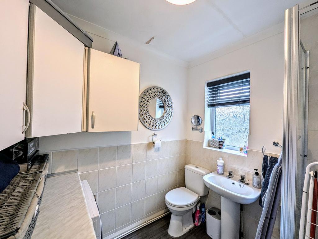 Utility Room/Shower Room