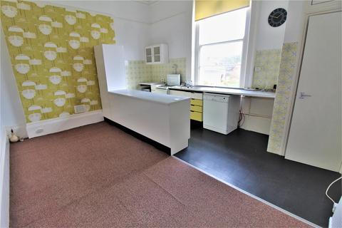 2 bedroom flat to rent, Hillcourt Hillcourt Road Cheltenham GL52 3JL