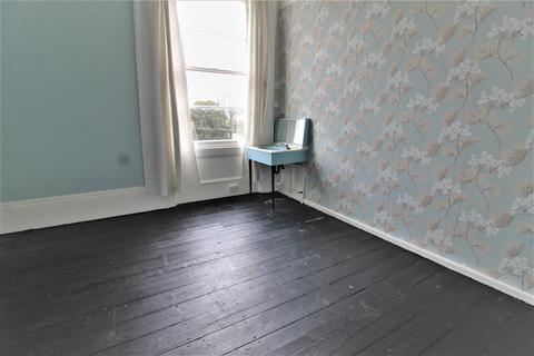 2 bedroom flat to rent, Hillcourt Hillcourt Road Cheltenham GL52 3JL