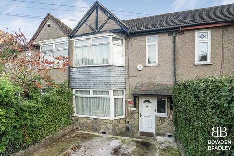 3 bedroom terraced house for sale, Trelawney Road, Hainault