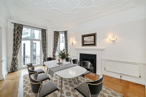 3 bedroom apartment to rent, Knightsbridge, SW1X