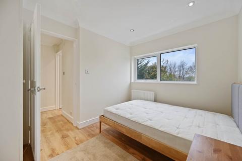 2 bedroom flat to rent, Bloomsbury Close, Ealing Common, London W5 3SF